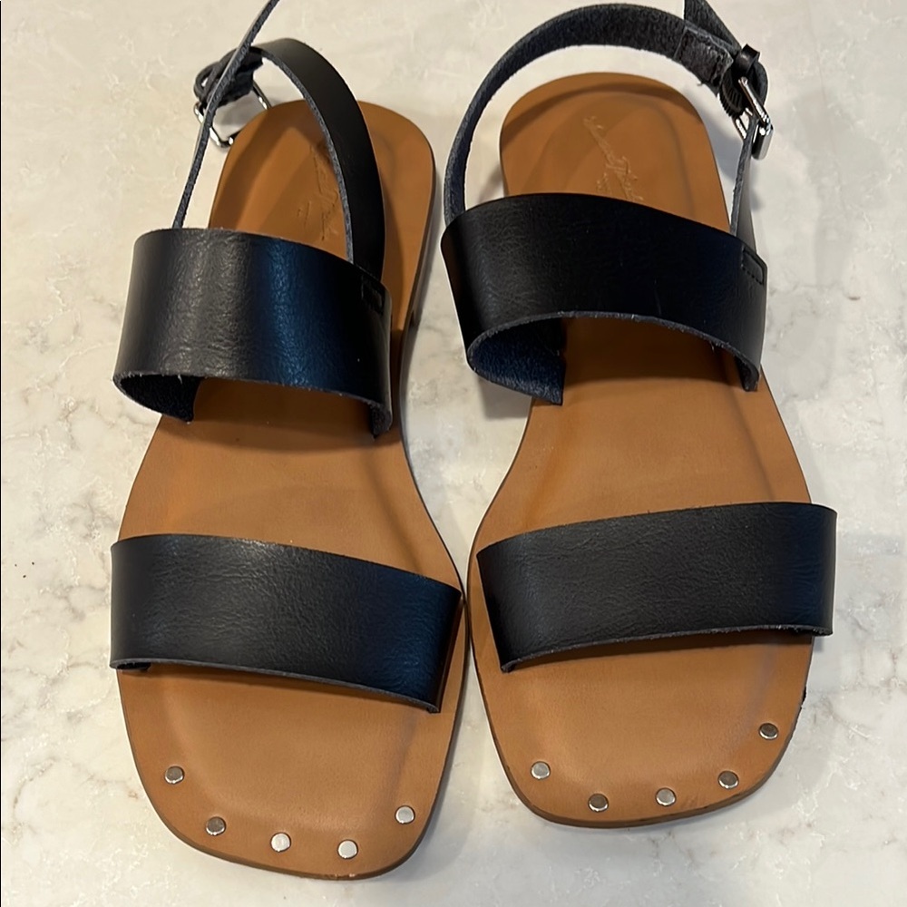 Women’s Black Leather Sandals Adjustable Strap Size 8 1/2